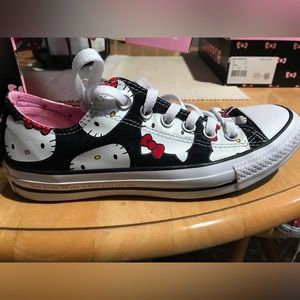 Converse Hello Kitty Chuck Taylor